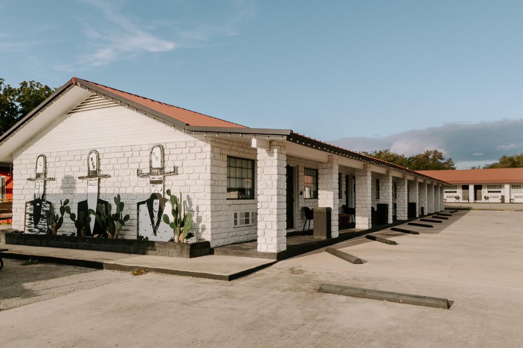 The Cowboy Motel Camp Wood Buitenkant foto
